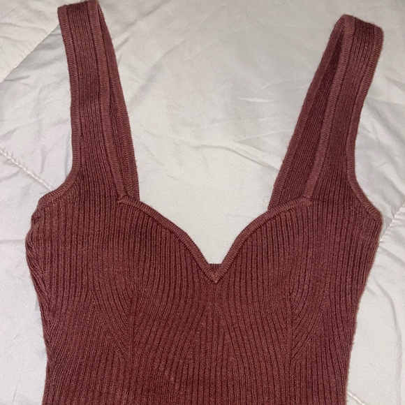 Abercrombie & Fitch Elevated Ribbed Knit Sweetheart Bodysuit - Picture 3 of 4